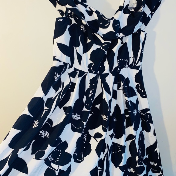 New Beautiful black and white dress - Picture 6 of 8